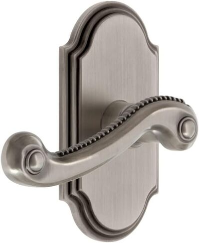 دمية مزدوجة ذات لوحة طويلة مقوسة من Grandeur Hardware مع رافعة نيوبورت من البيوتر العتيق in Saudi Arabia