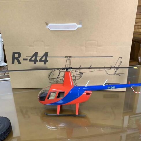 Simulation Alloy Aircraft Model 1/32 Scale R44 Raven Helicopter Aircraft Plane Model Collection in Kuwait