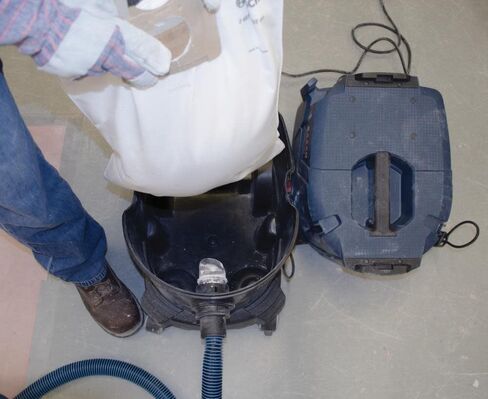 Bosch VAC140AH Portable 14 Gallon Dust Extractor with Auto Filter Clean and HEPA Filter in Saudi Arabia