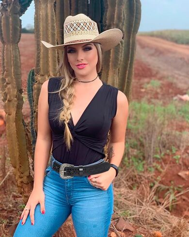 UTOWO Adjustable Vintage Western-Belts for Women Men Embossed PU Leather Buckles Cowboy-Cowgirl-Belt (for 28-38" Waist) in Kuwait