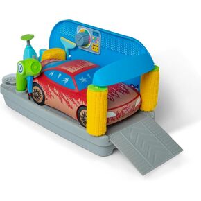 Melissa & Doug Spray & Shine Car Wash Color-Changing Water Toy Play Set Boys and Girls 3+ in Kuwait