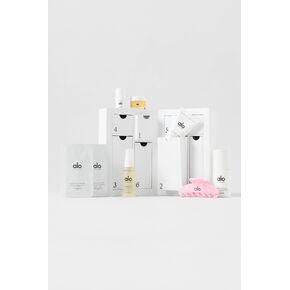 Alo Yoga 7 Days of Wellness Advent Calendar - No Color / One Size in Kuwait