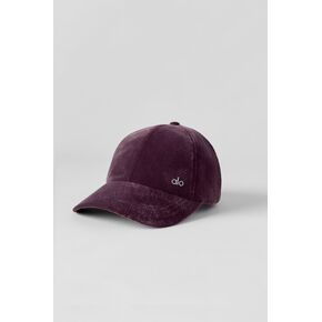 Alo Yoga Velvet Off-Duty Cap - Rich Bordeaux - Rich Bordeaux / One Size in Kuwait