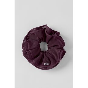 Alo Yoga Mesh Sweet Nothing Oversize Scrunchie - Rich Bordeaux - Rich Bordeaux / One Size in Kuwait