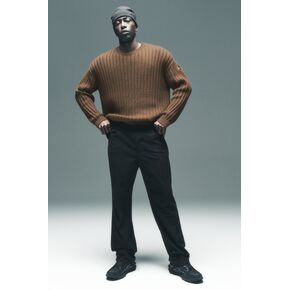 Alo Yoga Conquer Max 4 Pocket Pant - Black in Kuwait