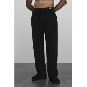 Alo Yoga Waffle Chenille Edition Straight Leg Pant - Black in Kuwait