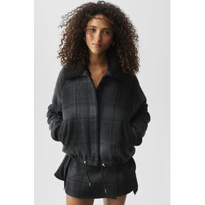 Alo Yoga Plaid Alpine Meadow Jacket - Black Plaid in Kuwait