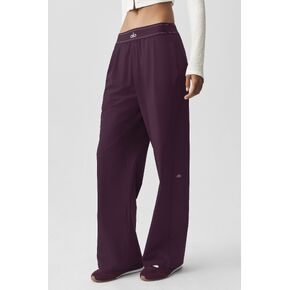 Alo Yoga Suit Up Trouser (Short) - Rich Bordeaux in Kuwait