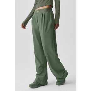 Alo Yoga Suit Up Trouser (Short) - Bamboo Green in Kuwait