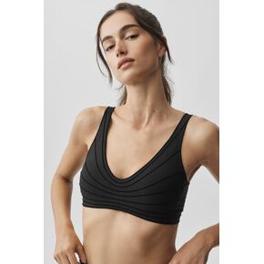 Alo Yoga Airlift Lotus Bra - Black in Kuwait