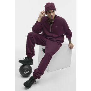 Alo Yoga Accolade Sweatpant - Rich Bordeaux in Kuwait