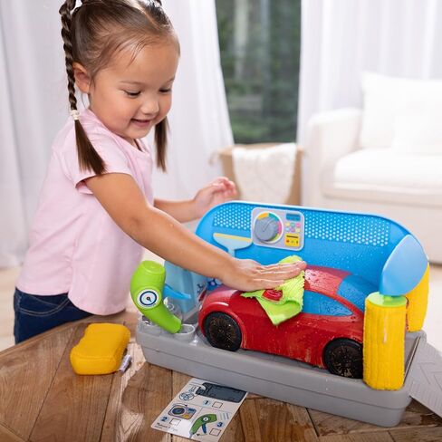Melissa & Doug Spray & Shine Car Wash Color-Changing Water Toy Play Set Boys and Girls 3+ in Kuwait
