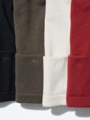 Uniqlo Lambswool V-Neck Short Cardigan in Kuwait
