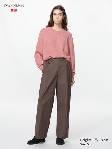 Uniqlo Lambswool V-Neck Sweater in Kuwait