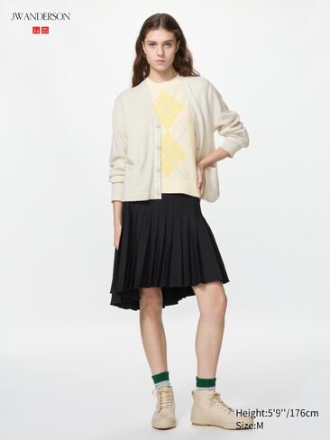 Uniqlo Pleated Skirt in Kuwait