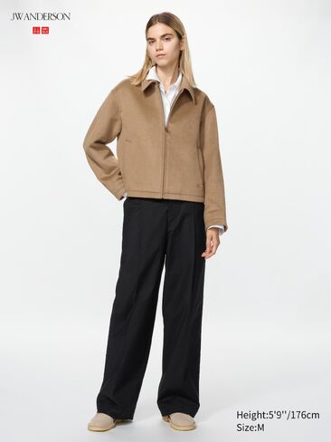 Uniqlo Pleated Chino Pants in Kuwait