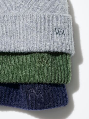 Uniqlo Wool Cashmere Beanie in Kuwait