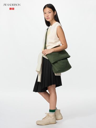 Uniqlo Shoulder Bag in Kuwait