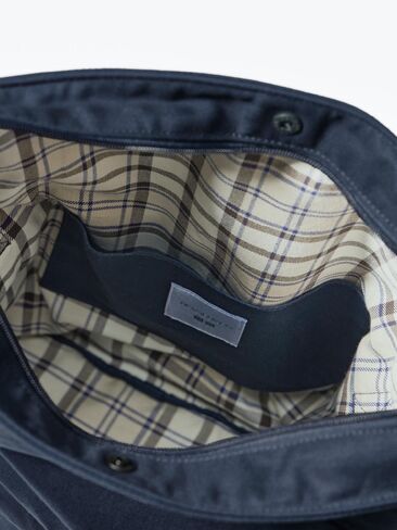 Uniqlo Shoulder Bag in Kuwait