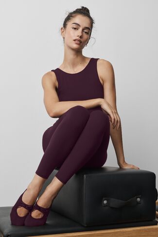 Alo Yoga Ballet Grip Sock - Rich Bordeaux in Kuwait