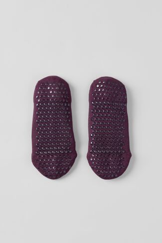 Alo Yoga Ballet Grip Sock - Rich Bordeaux in Kuwait