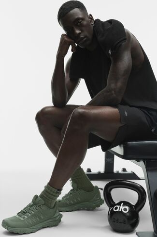 Alo Yoga ALO Trail (Unisex) - Bamboo Green in Kuwait