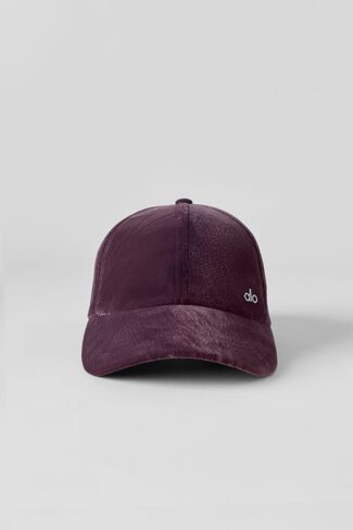 Alo Yoga Velvet Off-Duty Cap - Rich Bordeaux - Rich Bordeaux / One Size in Kuwait