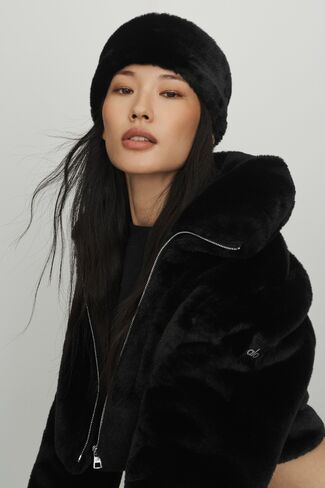 Alo Yoga Amore Faux Fur Earwarmer - Black - Black / One Size in Kuwait