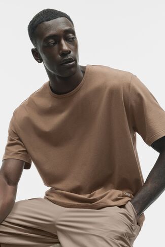 Alo Yoga Street Essential Tee - Java Brown in Kuwait