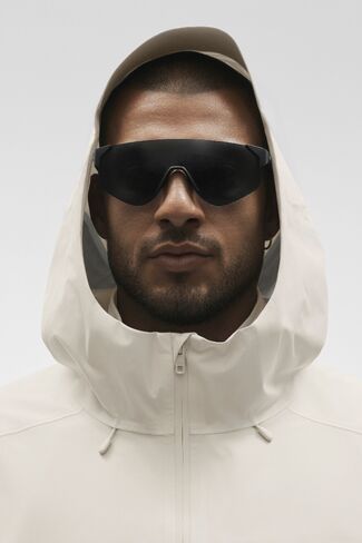 Alo Yoga Alpha Shell Jacket - Bone in Kuwait