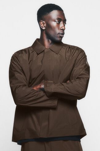 Alo Yoga Alpha Shell Overshirt - Espresso in Kuwait