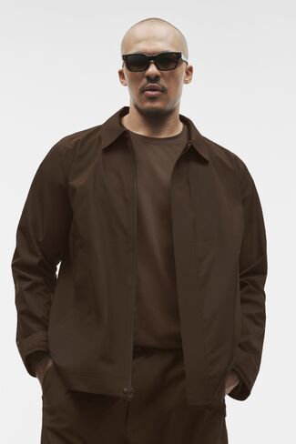 Alo Yoga Alpha Shell Overshirt - Espresso in Kuwait