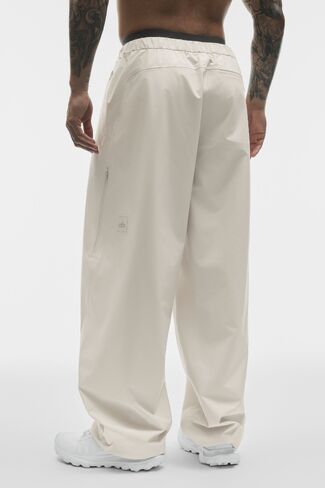 Alo Yoga Alpha Shell Pant - Bone in Kuwait