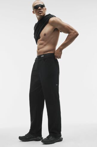 Alo Yoga Conquer Max 4 Pocket Pant - Black in Kuwait