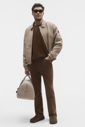Alo Yoga Conquer Max 4 Pocket Pant - Espresso in Kuwait
