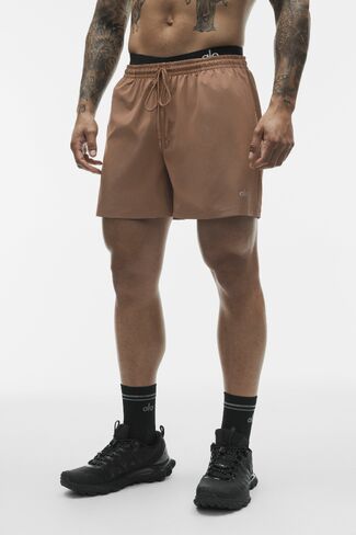 Alo Yoga 5" Circuit Short - Java Brown in Kuwait