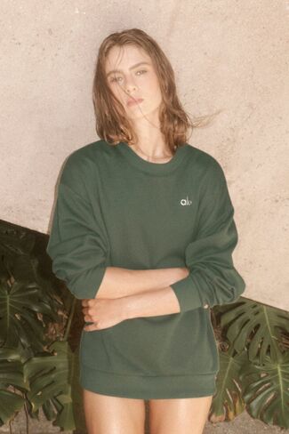 Alo Yoga Accolade Crew Neck Pullover - Bamboo Green in Kuwait