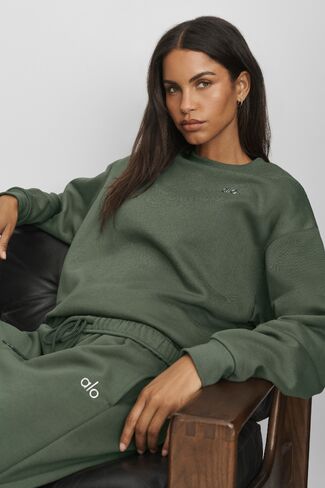 Alo Yoga Accolade Crew Neck Pullover - Bamboo Green in Kuwait