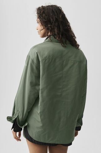 Alo Yoga Socialite Shacket - Bamboo Green in Kuwait