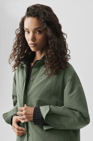 Alo Yoga Socialite Shacket - Bamboo Green in Kuwait