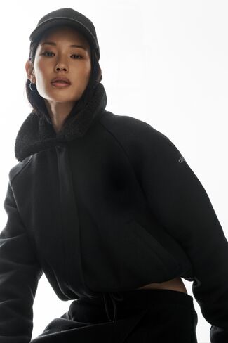 Alo Yoga Alpine Meadow Jacket - Black in Kuwait