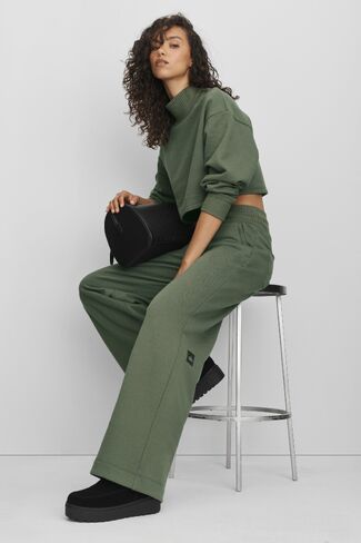 Alo Yoga Serenity Wide Leg Sweatpant - Bamboo Green in Kuwait