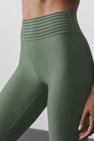 Alo Yoga Airlift High-Waist 7/8 Lotus Legging - Bamboo Green in Kuwait