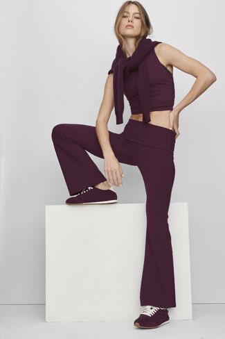 Alo Yoga ALO Softsculpt Foldover Flare Legging (Short) - Rich Bordeaux in Kuwait