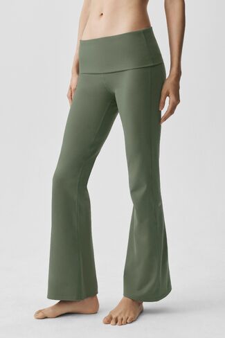 Alo Yoga ALO Softsculpt Foldover Flare Legging (Short) - Bamboo Green in Kuwait