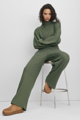 Alo Yoga Ribbed Mid-Rise Reset Pant - Bamboo Green in Kuwait