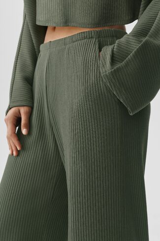 Alo Yoga Ribbed Mid-Rise Reset Pant - Bamboo Green in Kuwait