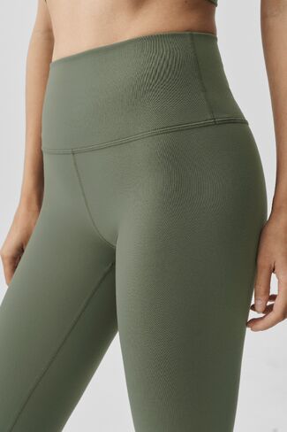 Alo Yoga 7/8 High-Waist Airbrush Legging - Bamboo Green in Kuwait