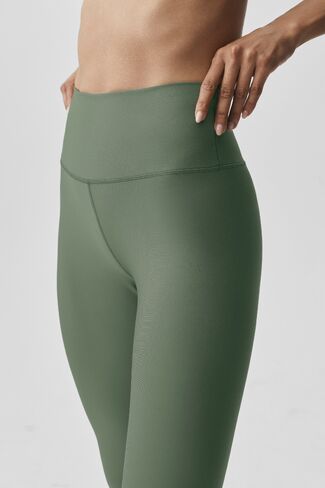 Alo Yoga 7/8 High-Waist Airlift Legging - Bamboo Green in Kuwait