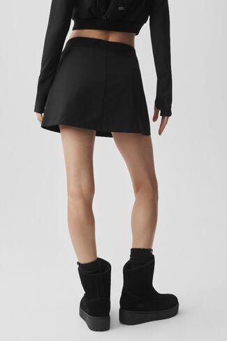 Alo Yoga Momentum Skirt - Black in Kuwait